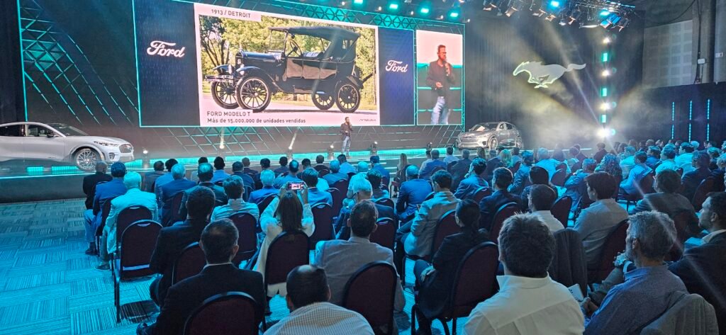 Charla de Demian Sterman en el lanzamiento de Ford